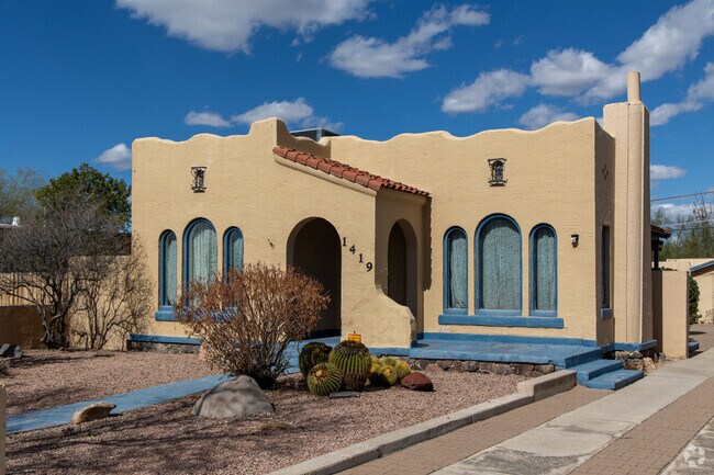 Interesting Mid-Century Modern designs pop up all over Rincon Heights.