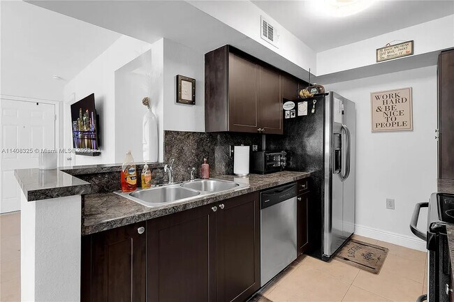 10441 SW 156th Ct unit 411, Miami, FL 33196 - photo 7