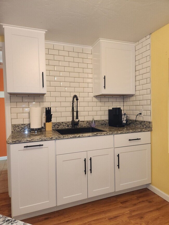 1428 Crown Ave unit ID1337819P, Medford, OR 97504 - photo 3