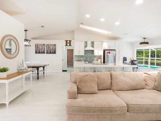 1123 SW Oak Hollow Ct, Palm City, FL 34990 - photo 5