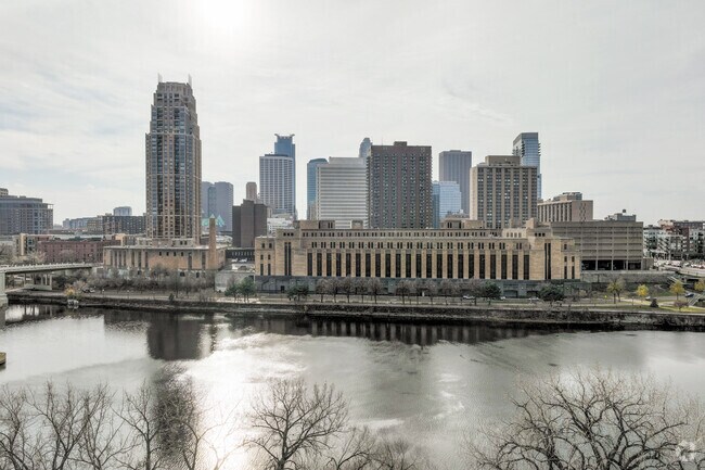 Nicollet Island residents are within a 5-minute walk of downtown Minneapolis.