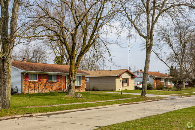 Cozy brick ranches make up the majority of Coulter's housing selection.
