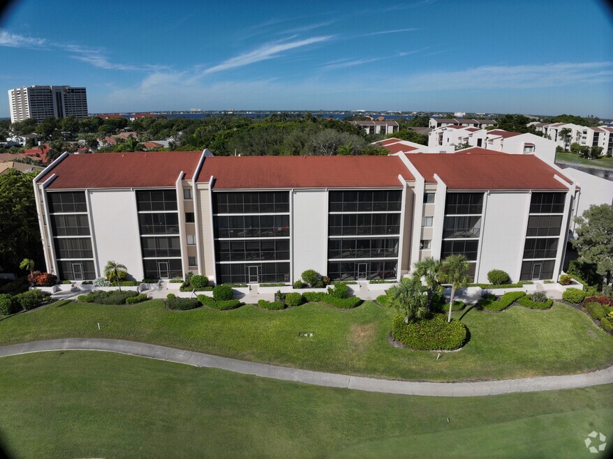 4604 Flagship Dr unit 103, Fort Myers, FL 33919 - photo 2