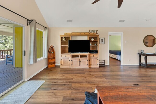 2388 Lakeshore Dr unit ID1351236P, Canyon Lake, TX 78133 - photo 4