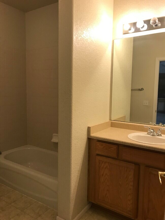 22920 E Roxbury Dr, Aurora, CO 80016 - photo 7