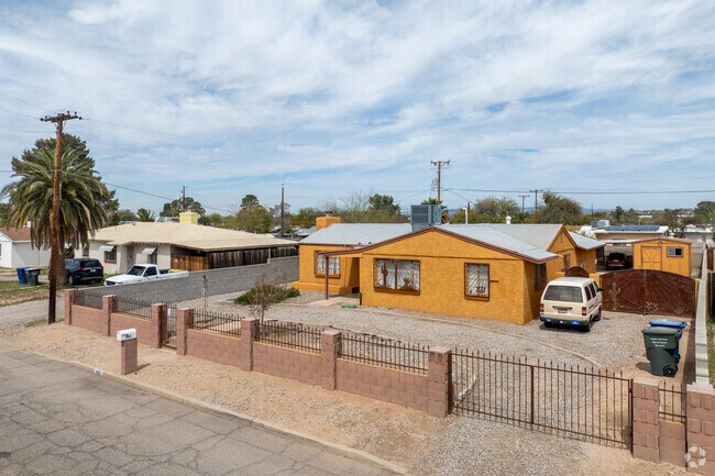 Fun pops of color on homes are seen throughout the Amphi neighborhood.