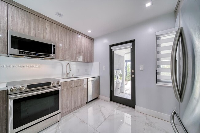 8620 SW 128th St, Miami, FL 33156 - photo 6