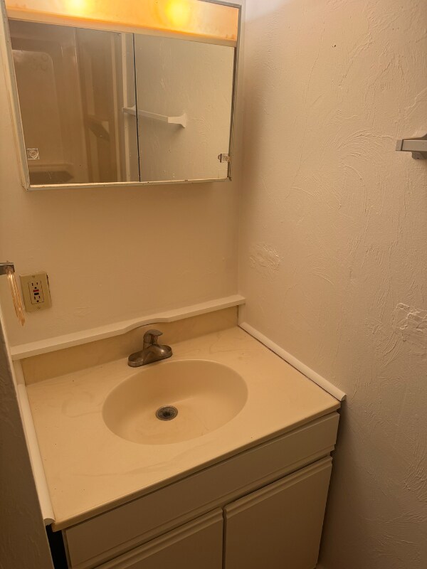 166 Seaview Ave unit 2, South Yarmouth, MA 02664 - photo 5