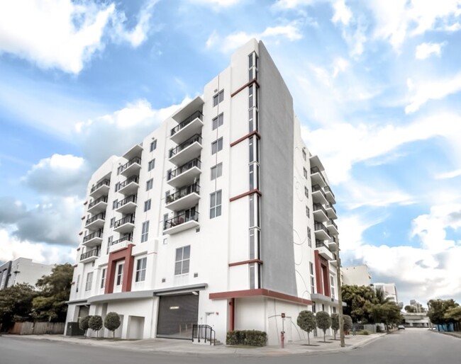 Caoba Miami Worldcenter Apartments, 698 NE 1st Ave, Miami, FL - RentCafe