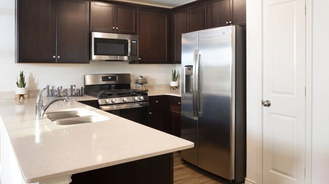 592 Sormonne Loop, Kyle, TX 78640 - photo 2