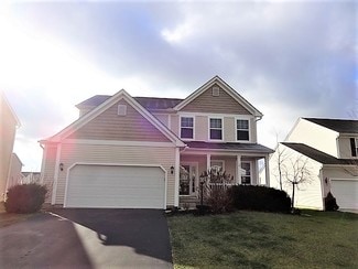 1004 Taylor Glen Blvd E, Pataskala, OH 43062