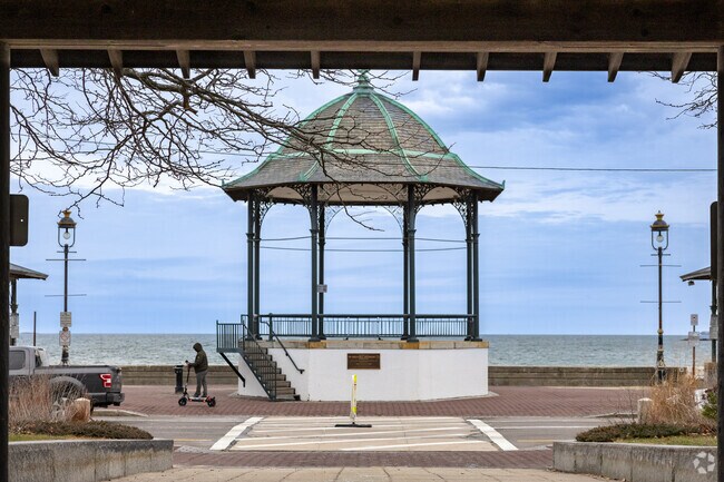 Revere beach has many picturesque areas up and down the coast.