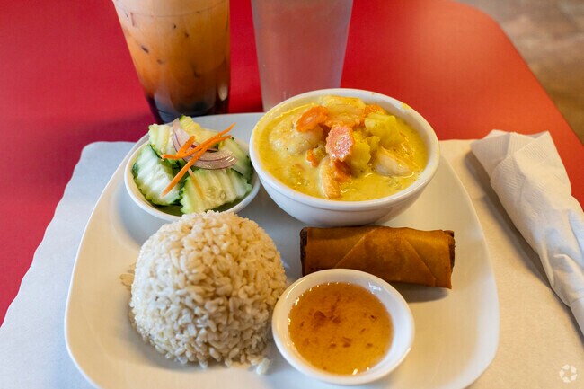 The lunch specials at Original Thai are one of the best deals in the Reed neighborhood.