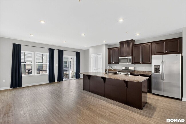 2831 Toles Park Dr, Suitland, MD 20746 - photo 3