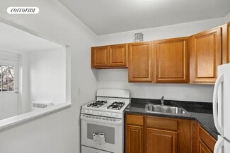201 Ravine Ave, Yonkers, NY 10701