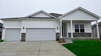 6736 NW 106th St, Johnston, IA 50131