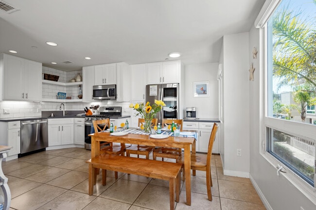 819 Ostend Ct, San Diego, CA 92109 - photo 4