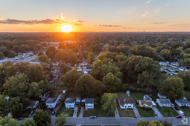 Homes in Lorraine Park typically sell after 28 days on the market.