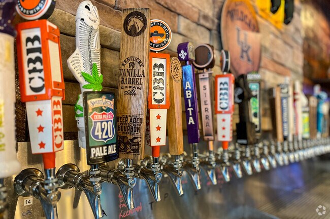 Sedona Taphouse is 10 minutes from Highlands & offers many draft beers with delicious food.