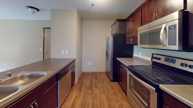 420 11th St N unit Apartment 1, La Crosse, WI 54601 - photo 3
