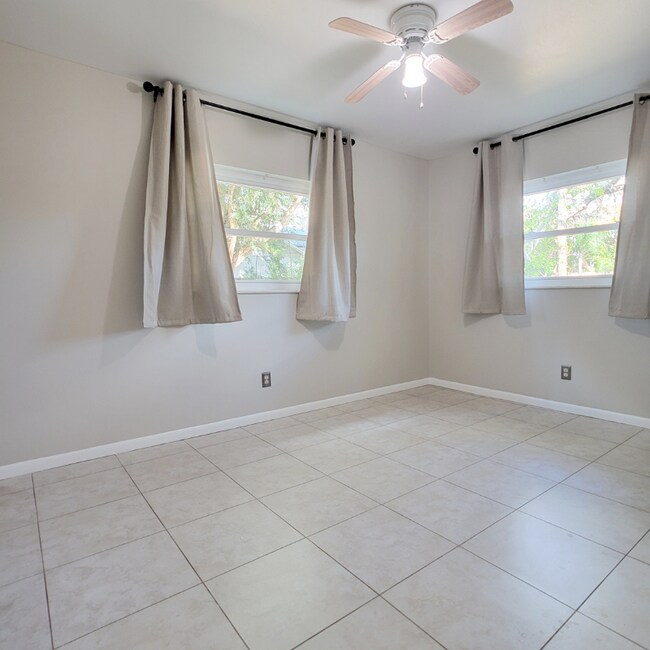 404 Bullard Pkwy, Temple Terrace, FL 33617 - photo 5