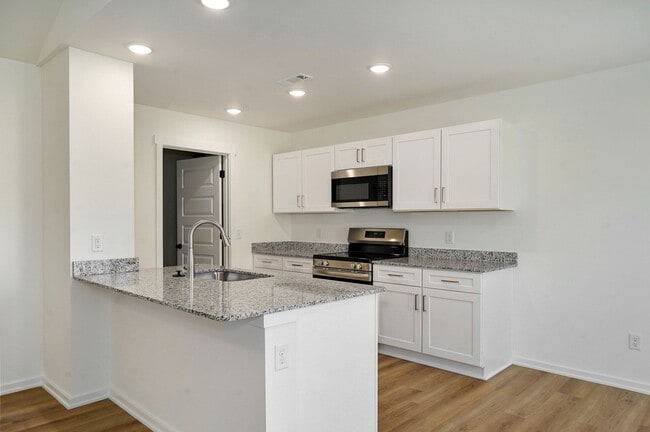 2417 E Timber Oak St, Republic, MO 65738 - photo 2