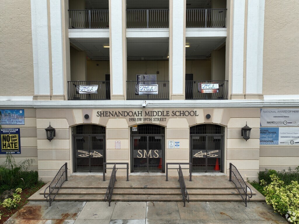 Shenandoah Middle School in Miami's Coral Way has received recognition for academic achievement.