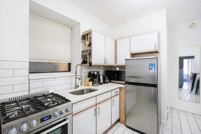 428-430-430 W 47th St unit ID1021830P, New York, NY 10036 - photo 7