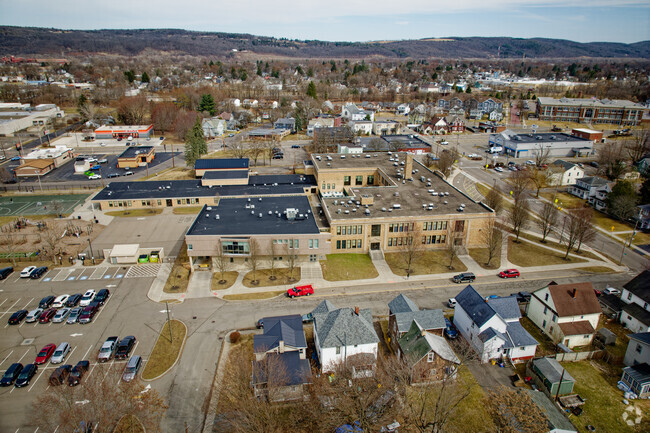 Parley Coburn Elementary School in Elmira NY serves approximately 424 students in grades three through six.