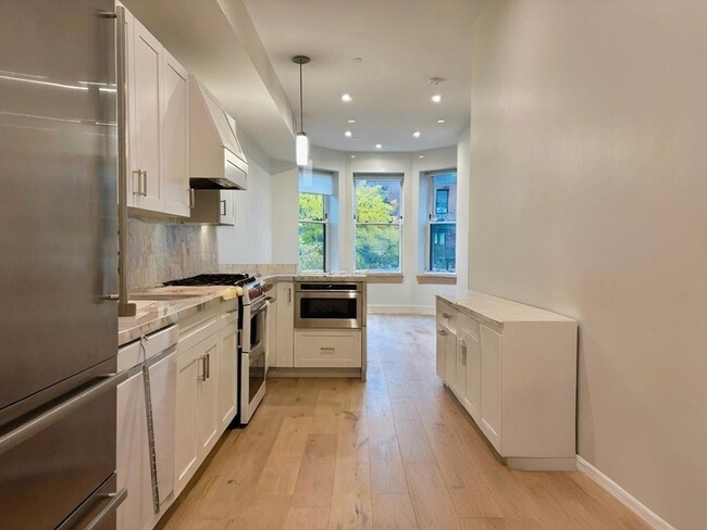 236 Newbury St unit 1, Boston, MA 02116 - photo 2