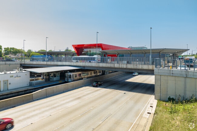 Chicago Transit Authority, the CTA,  95th Redline and Bus station, Roseland, Chicago, IL.