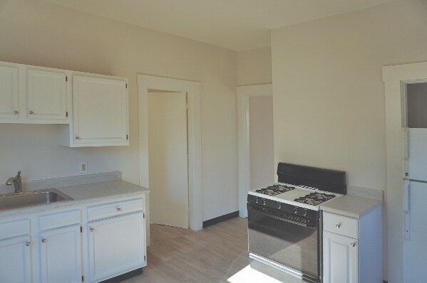 25 Maple St unit 25-1R, Waltham, MA 02453 - photo 4