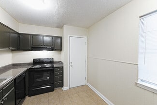 2879 Beverly Hills Rd, Memphis, TN 38128