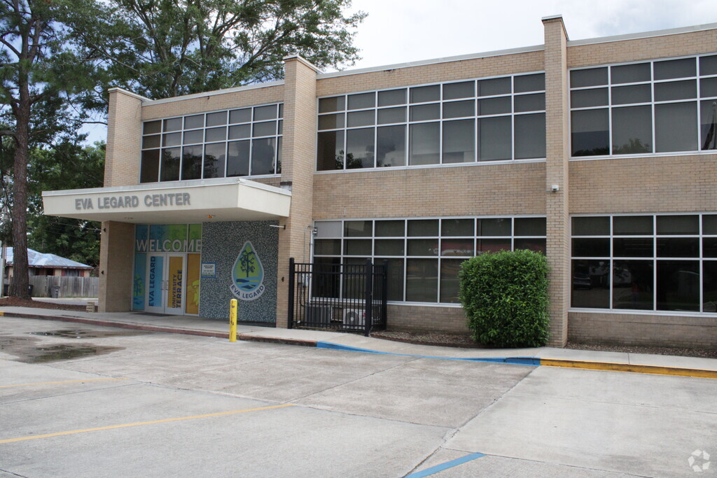 University Terrace Elementary School is a public school in Highlands/Perkins, Baton Rouge LA