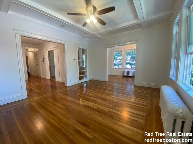 244 Winchester St unit 1, Brookline, MA 02446 - photo 7