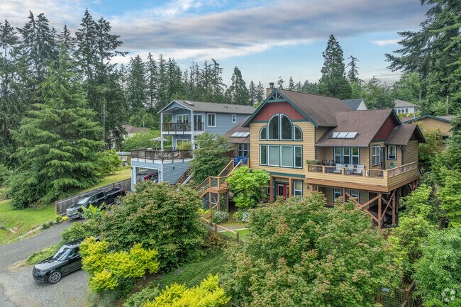 Some waterfront properties in Hanna Place offer sprawling estate living with views of the Sound.