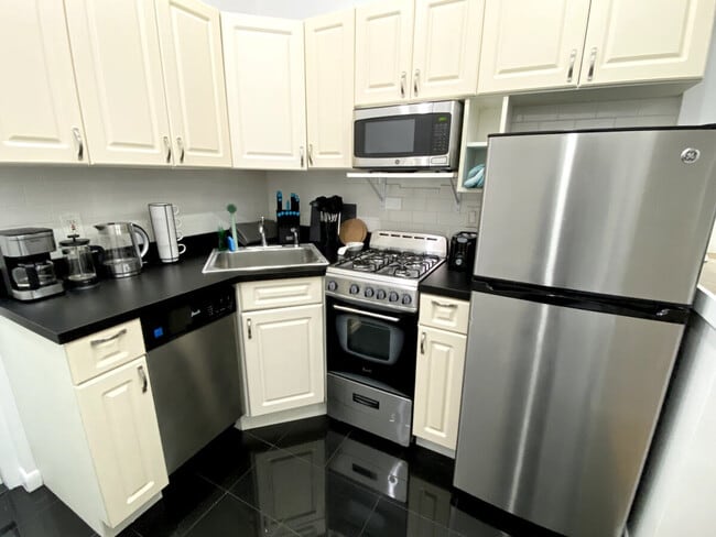 310 E 103rd St unit ID1032007P, New York, NY 10029 - photo 7