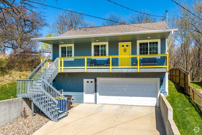 Gray's Woods residents are not afraid of adding some pops of color to their homes.