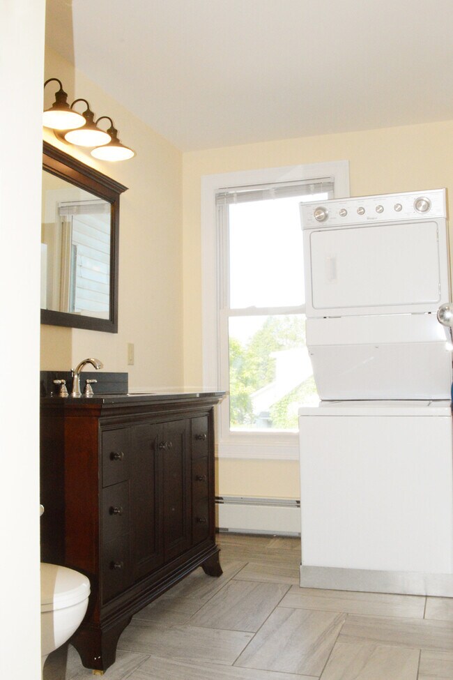 83 Park St unit 2, Burlington, VT 05401 - photo 7