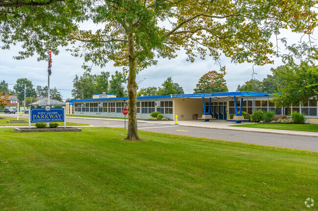 There are 35 equivalent full-time teachers at Judy Jacobs Parkway Elementary School.