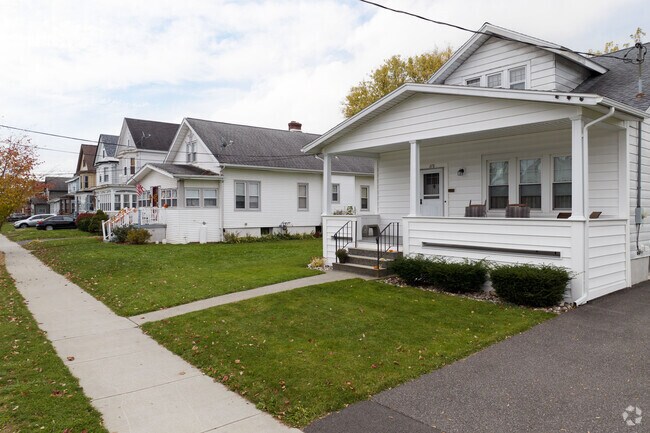 Mount Hope offers a variety of housing options, from classic to contemporary.