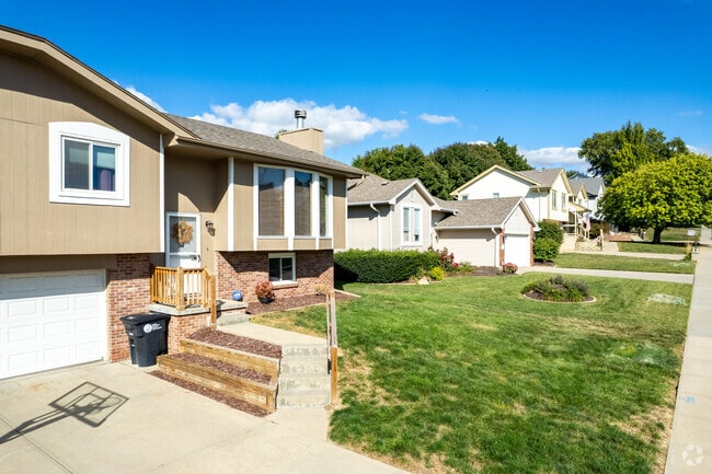 Split level homes and ramblers make up a large portion of the housing stock in Wood Bridge.