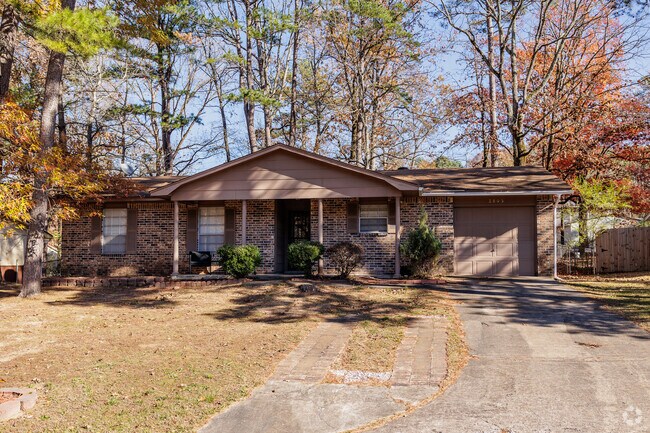Ranch style homes are plentiful throughout John Barrow.