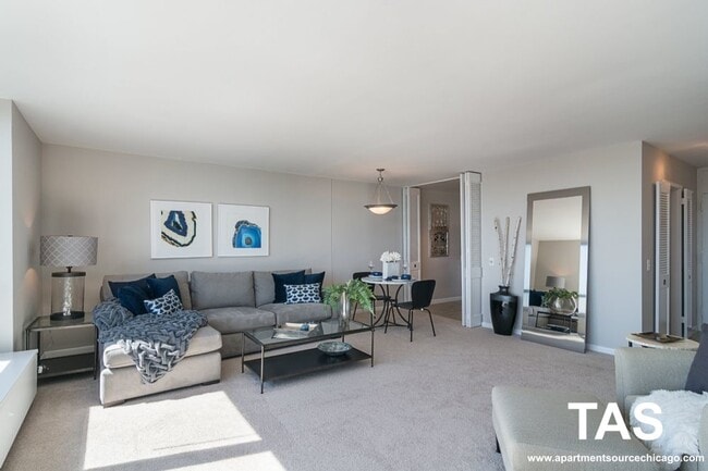 3450 N Lake Shore Dr unit STUDIO, Chicago, IL 60657 - photo 2