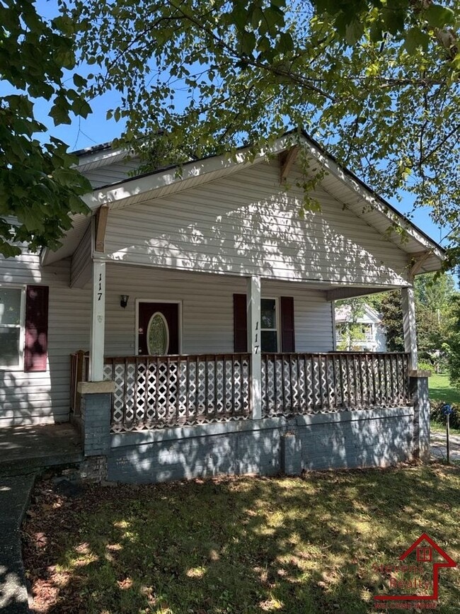 117 N Main St, Sparta, TN 38583