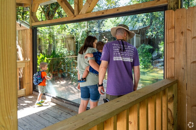 The Alexandria Zoo is only a short drive away and is a local favorite for families.