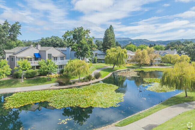 Sonoma Greens is a small upscale housing community located around a beautiful lake in Boyes Hot Springs.