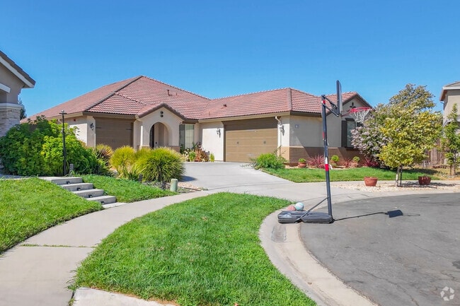 There is a beautifully designed modern traditional home in Plumas Lake.