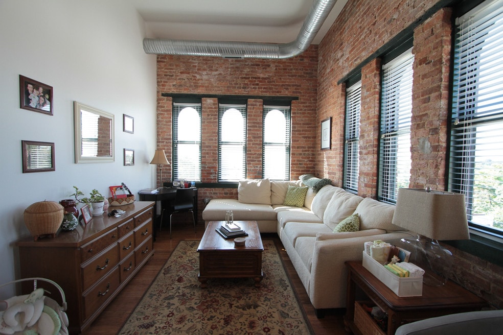 1 BR floor plan