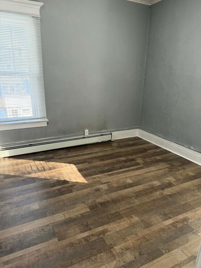 1843 Hertel Ave Upper unit Upper, Buffalo, NV 14206 - photo 4